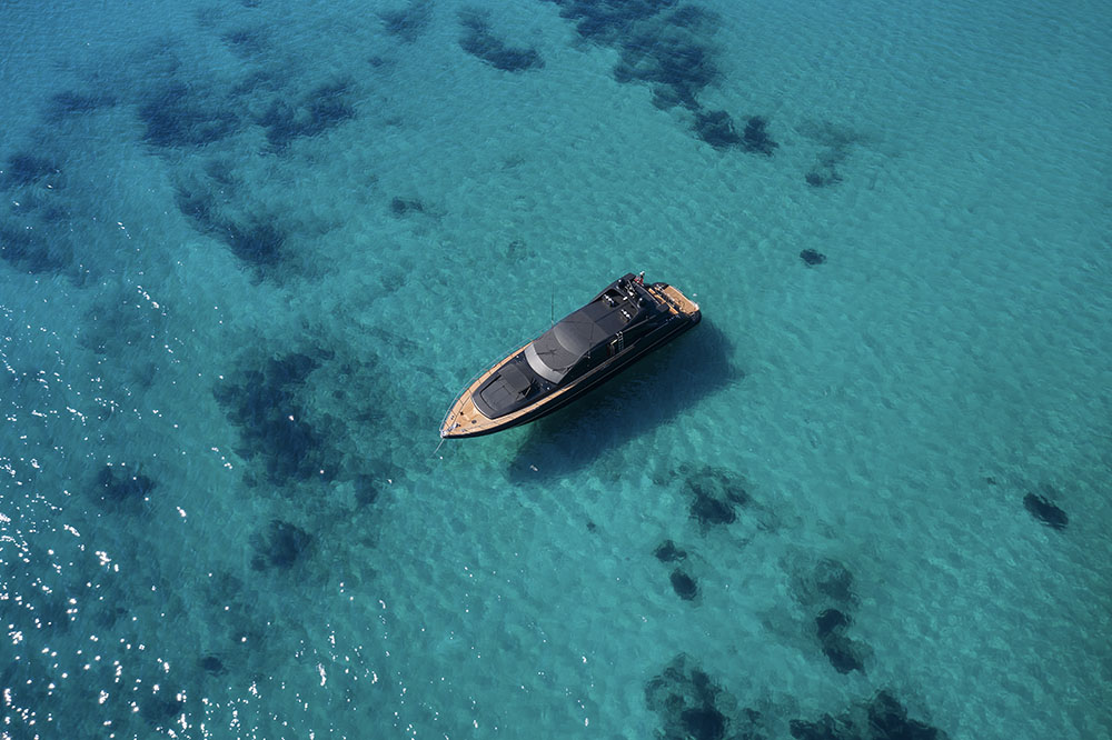 what a sailing boat looks like
